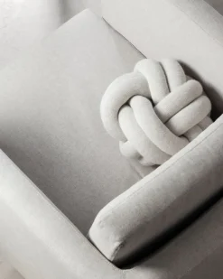 Design House Stockholm Knot kudde, vit - grå