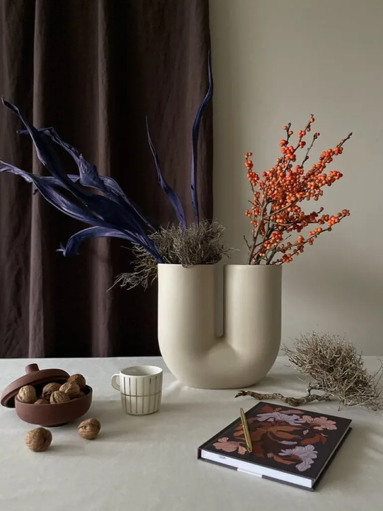 Design House Stockholm Sand Secrets skål med lock, medium, röd