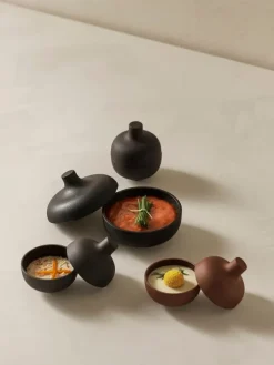 Design House Stockholm Sand Secrets skål med lock, medium, röd