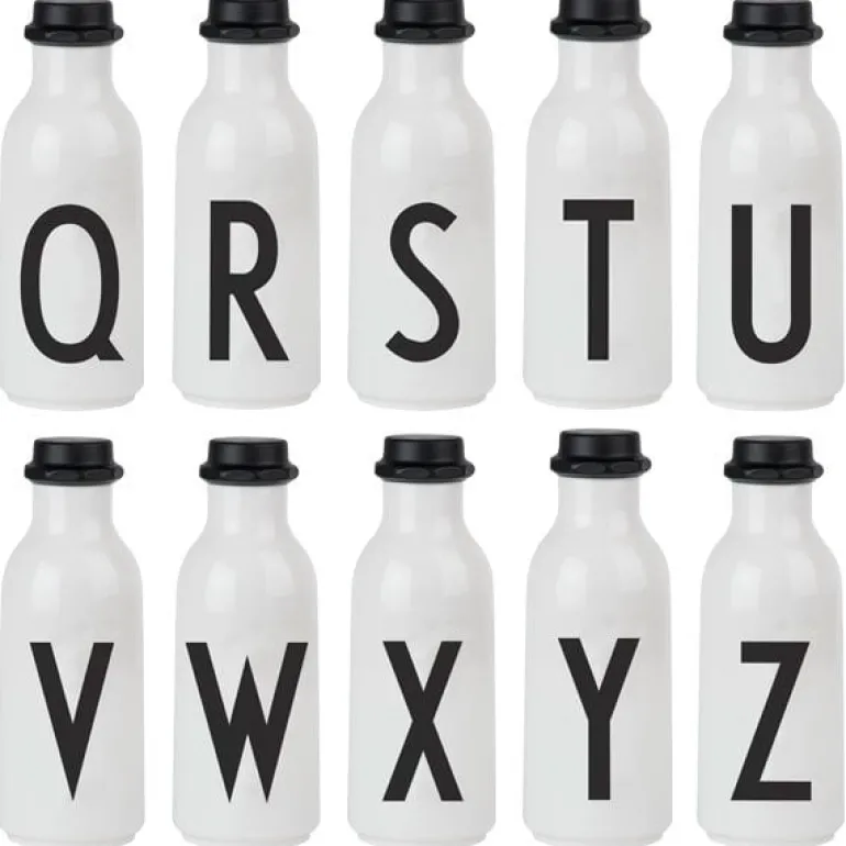Design Letters Arne Jacobsen dricksflaska, A–Z