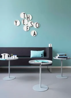 Design Letters Arne Jacobsen porslinsmugg, vit, A-Z