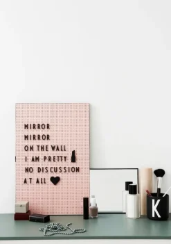 Design Letters Arne Jacobsen porslinsmugg, svart, A-Z