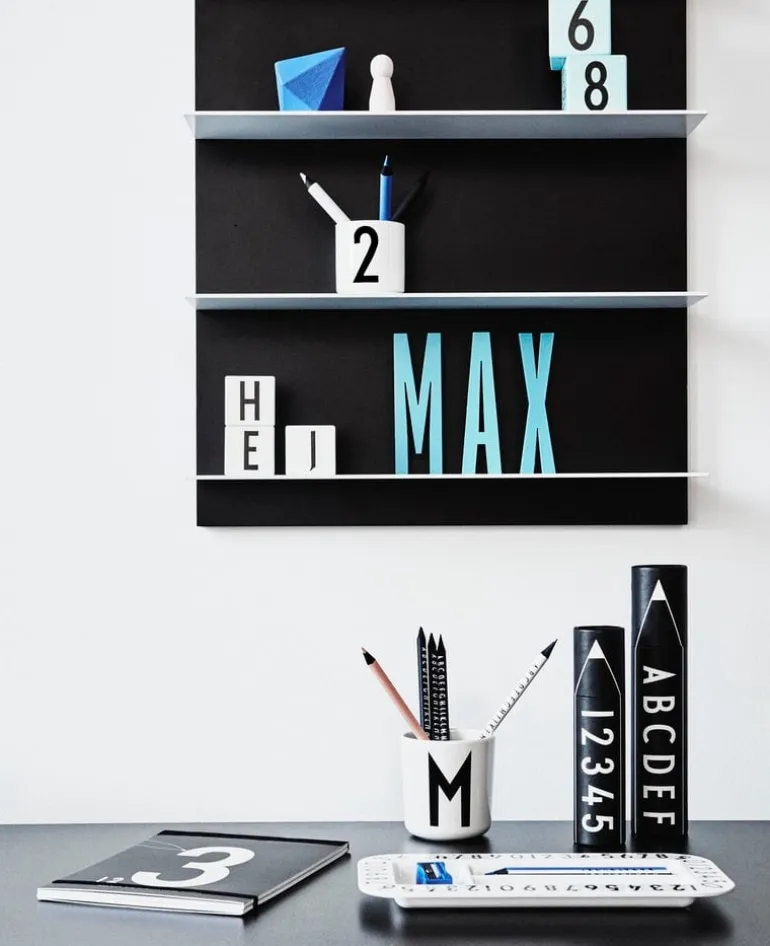 Design Letters Arne Jacobsen träbokstav, svart A–Ö