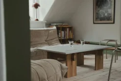 Eberhart Furniture Arnold soffbord, ljus betong - ljus ek