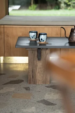 Eberhart Furniture Arnold soffbord, mörk betong - mörk ek