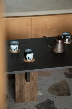 Eberhart Furniture Arnold soffbord, mörk betong - mörk ek