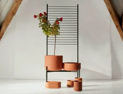 Elementa Klorofyll kruka med spaljé, medium och hög, terrakotta