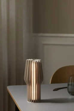 Eva Solo Radiant bärbar bordslampa, pärlbeige