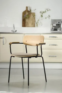 FDB Møbler J183 Holmen stol med armstöd, ekfaner - Grain Taupe