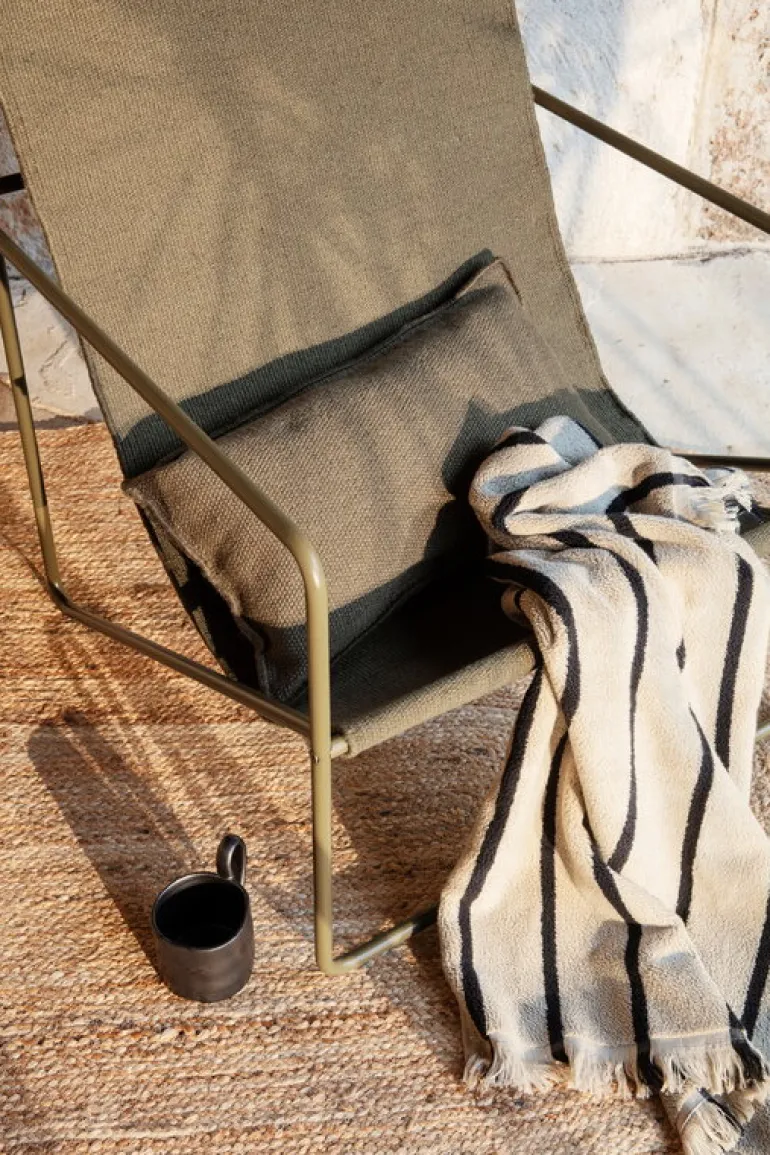 ferm LIVING Alee badhandduk, 70 x 140 cm, sand - svart