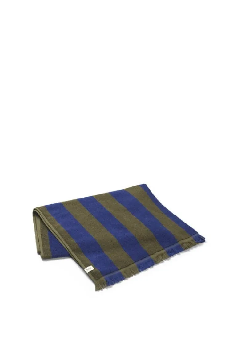 ferm LIVING Alee badlakan, 100 x 150 cm, oliv - klarblå