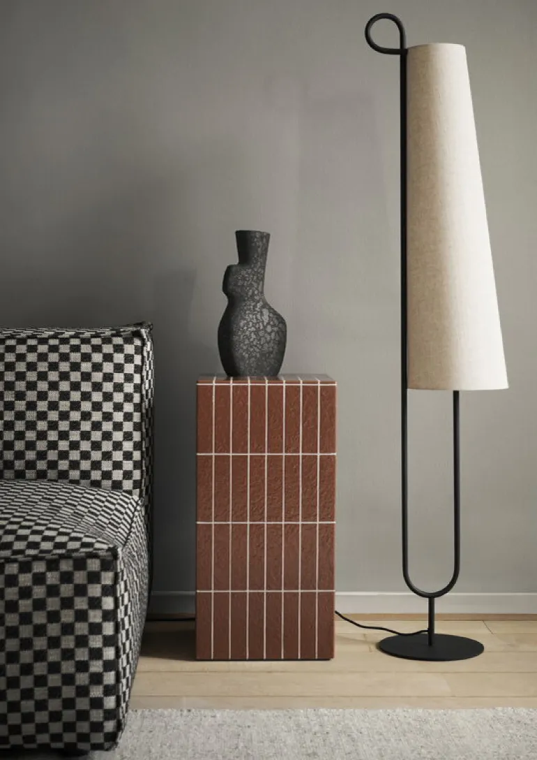 ferm LIVING Ancora golvlampa, svart - natur