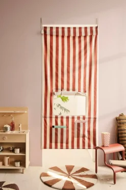 ferm LIVING Arch tuftad matta, liten, mörk tegel - offwhite