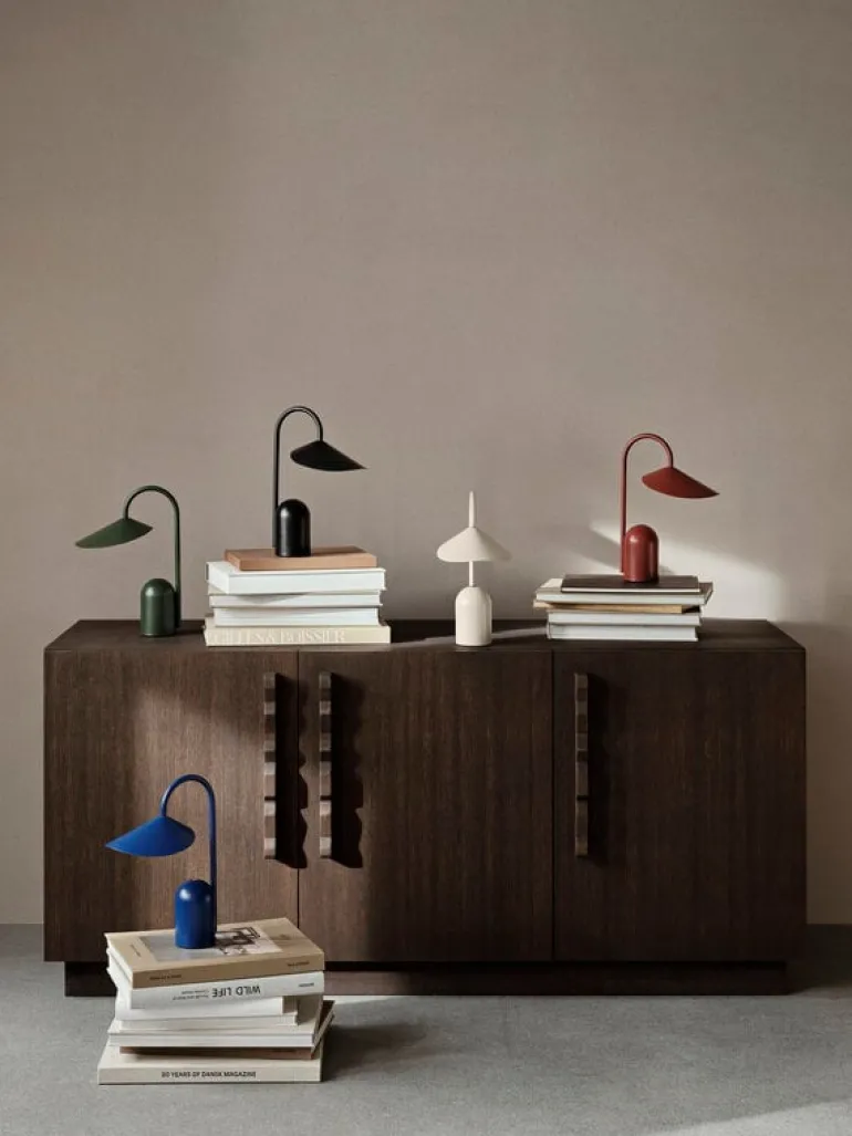 ferm LIVING Arum bärbar lampa, oxidröd