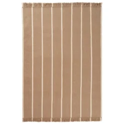 ferm LIVING Calm Kelim matta, 140 x 200 cm, mörkt sandfärgad - naturvit