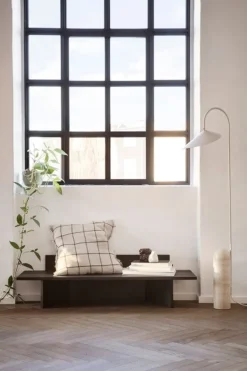 ferm LIVING Calm kudde, 50 x 50 cm, camel - svart