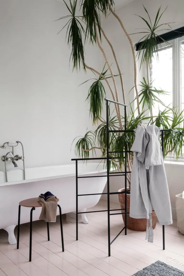 ferm LIVING Dora klädställning