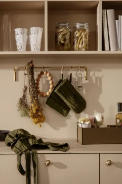 ferm LIVING Hale grytlapp, 2-pack, grön - svart