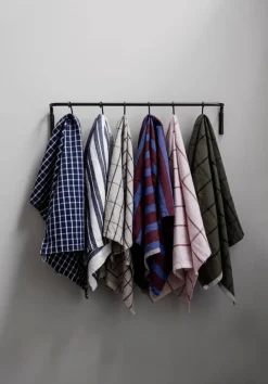ferm LIVING Hale kökshandduk, grön - svart