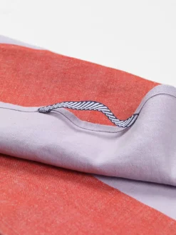 ferm LIVING Hale kökshandduk, röd - lila