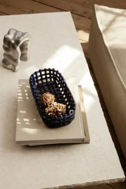 ferm LIVING Keramisk korg, oval, blå