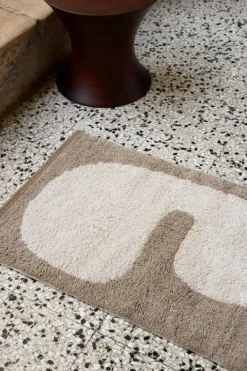 ferm LIVING Lay tvättbar matta, mörkt brungrå - naturvit