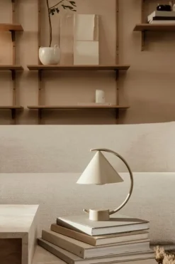 ferm LIVING Meridian bordslampa, cashmere