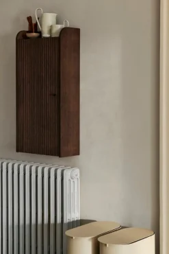 ferm LIVING Sill väggskåp, mörkbetsad ek