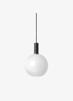 ferm LIVING Socket Pendant Low, svart