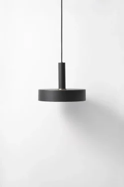 ferm LIVING Socket Pendant High, svart