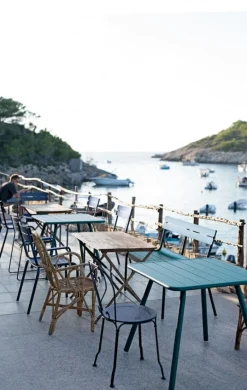 Fermob Luxembourg bord 80 x 80 cm, lakrits