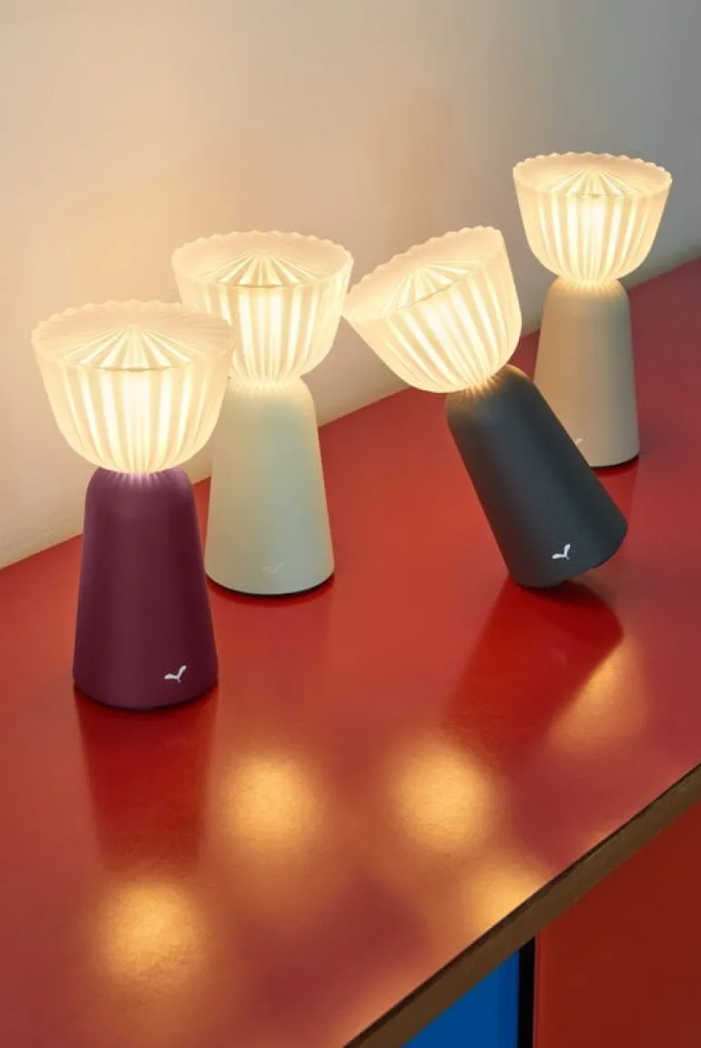 Fermob Swiing bärbar bordslampa, 20 cm, ismint