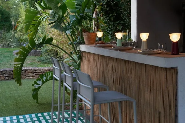 Fermob Swiing bärbar bordslampa, 20 cm, ismint