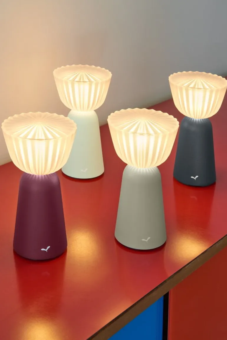 Fermob Swiing bärbar bordslampa, 20 cm, lergul