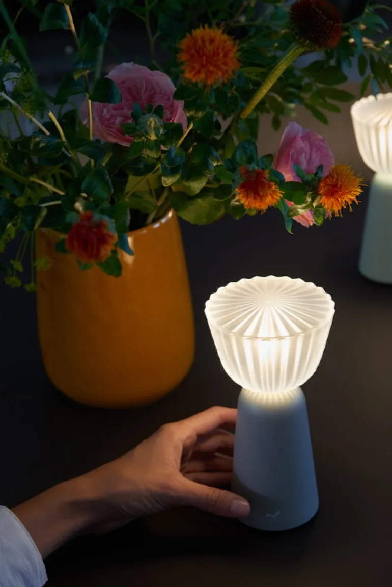 Fermob Swiing bärbar bordslampa, 20 cm, lergul