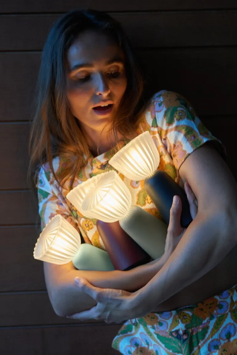 Fermob Swiing bärbar bordslampa, 20 cm, lergul