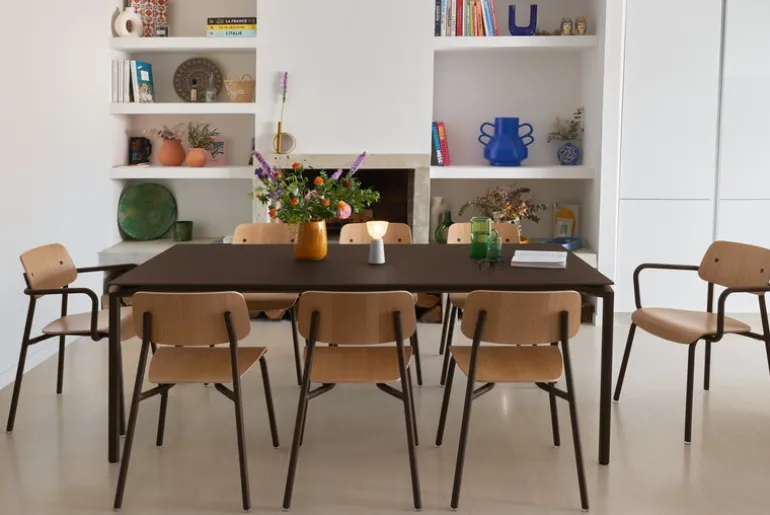 Fermob Swiing bärbar bordslampa, 20 cm, lergul