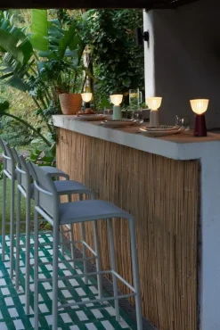 Fermob Swiing bärbar bordslampa, 20 cm, svart körsbär