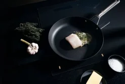 Fiskars Taiten stekpanna, 28 cm