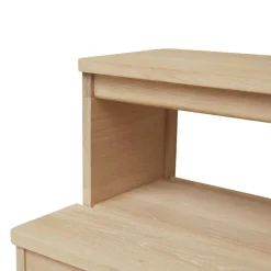 Form & Refine A Line stege, vit ek