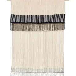 Form & Refine Aymara pläd, 190 x 130 cm, randigt mönster