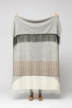 Form & Refine Aymara pläd, 190 x 130 cm, grått mönster