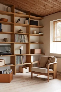 Form & Refine Pillar förvaringslåda, medium, bok