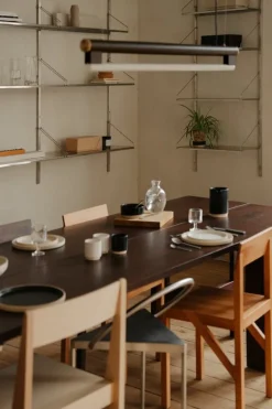 Frama Chair 01, varmbrun björk