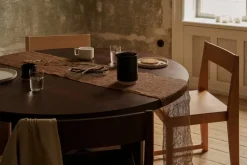 Frama Chair 01, varmbrun björk