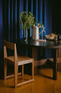 Frama Chair 01, varmbrun björk