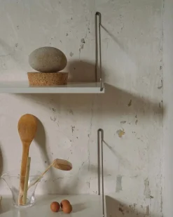 Frama D27 hylla, 60 cm, varmvitt stål