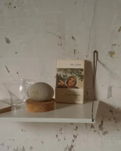 Frama D27 hylla, 60 cm, varmvitt stål