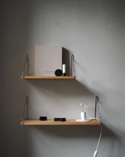 Frama D27 vägghylla, 60 cm, ek - stål