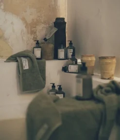 Frama Heavy Towel handduk, 80 x 50 cm, salviagrön